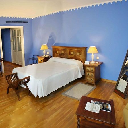 Hotel Alcazar De La Reina Carmona  Exteriér fotografie