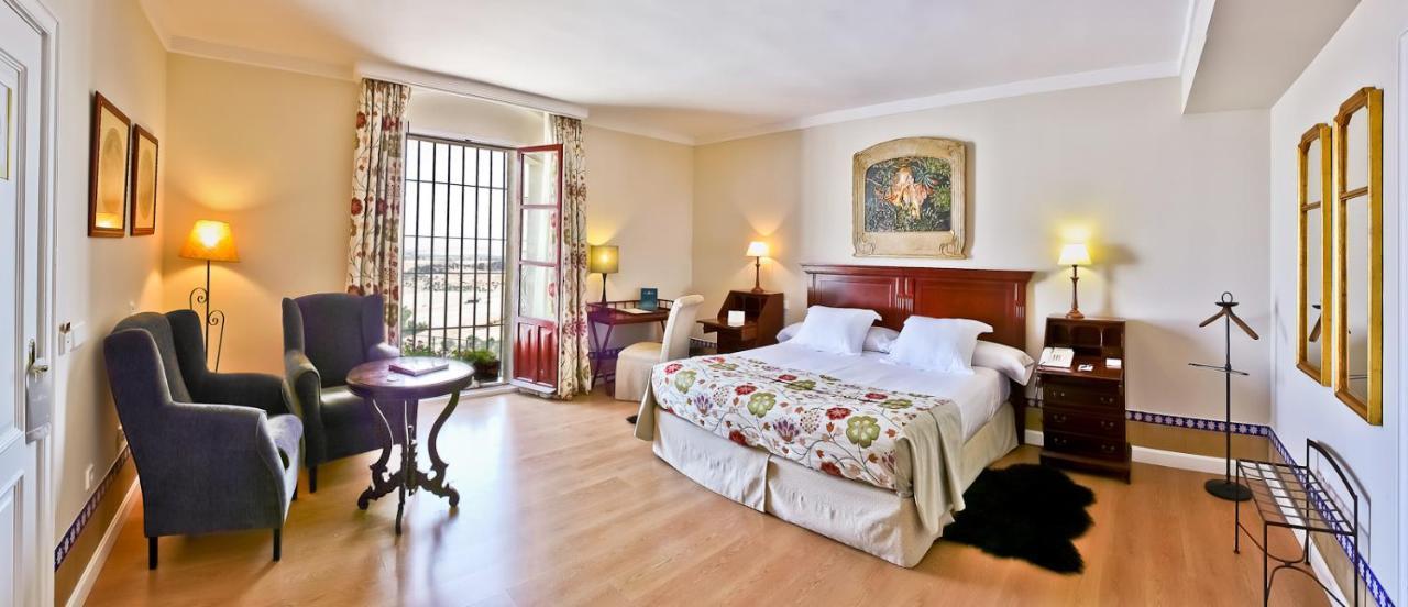 Hotel Alcazar De La Reina Carmona  Exteriér fotografie