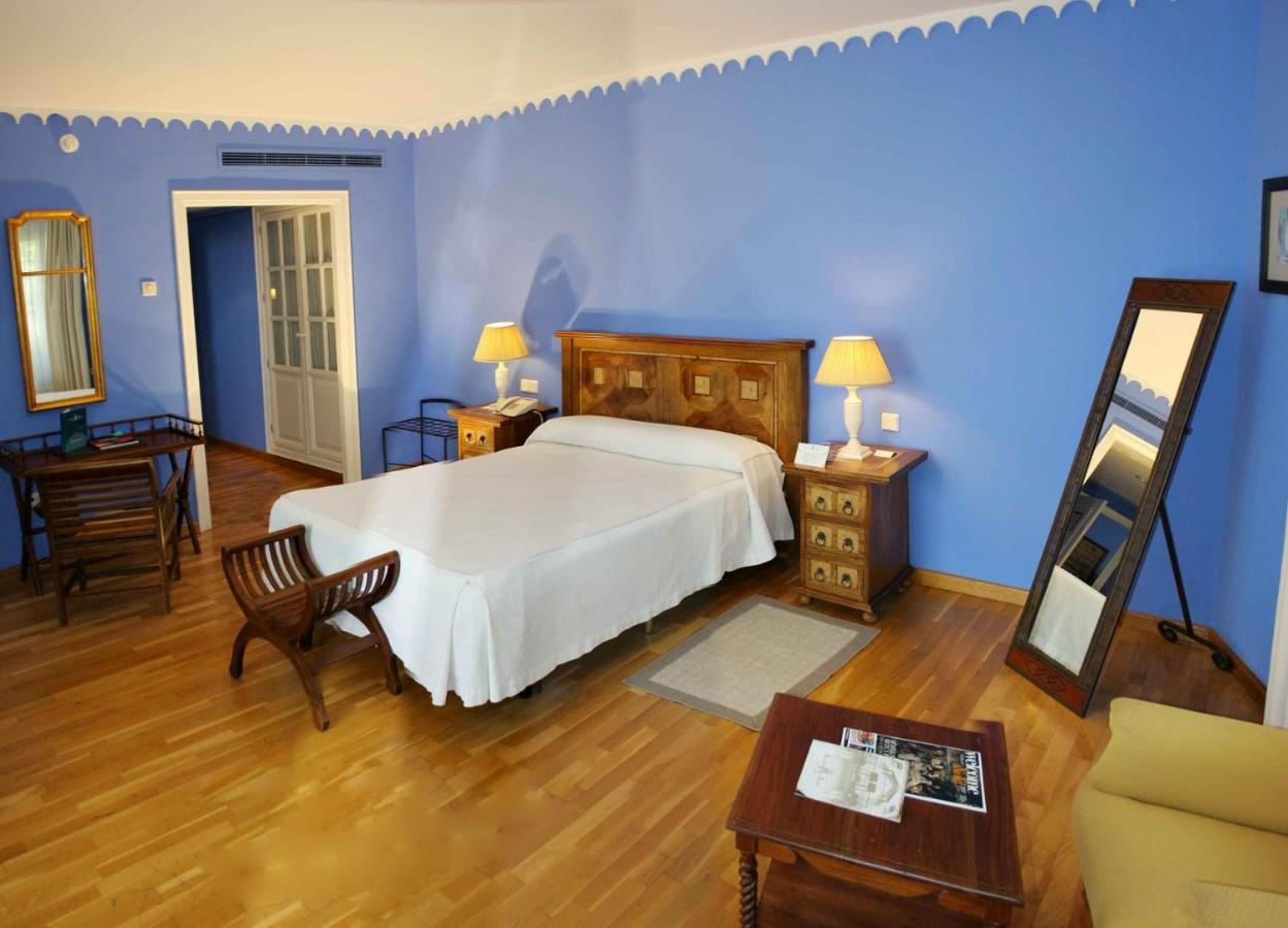 Hotel Alcazar De La Reina Carmona  Exteriér fotografie
