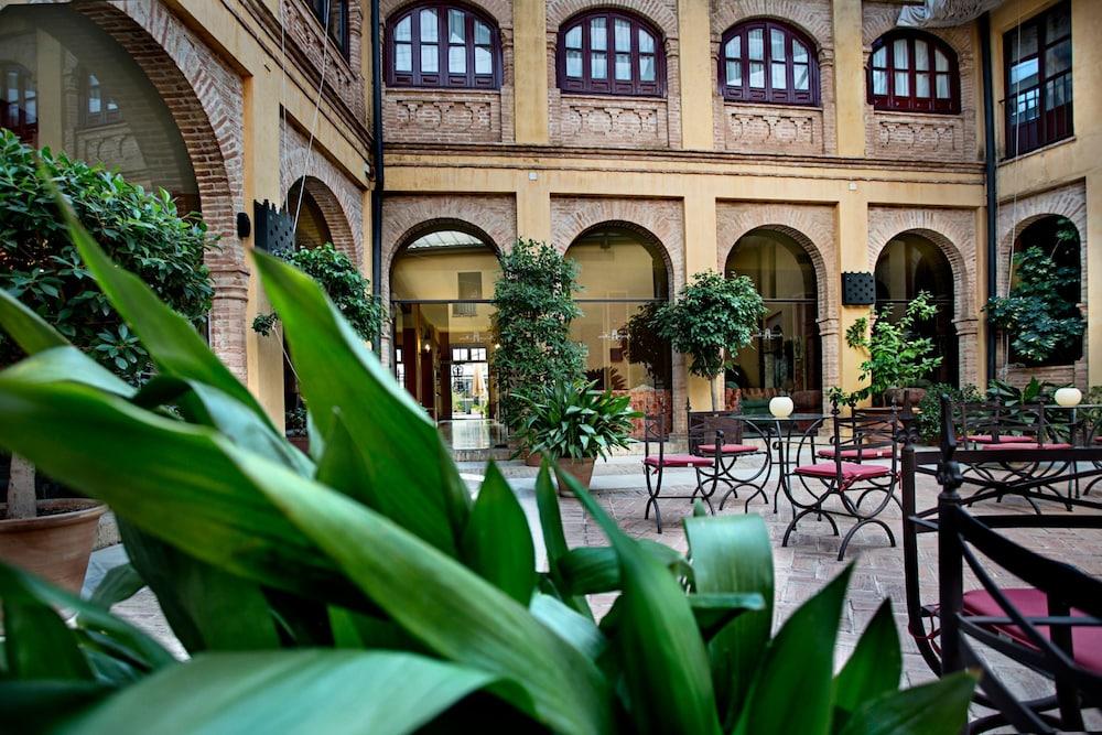 Hotel Alcazar De La Reina Carmona  Exteriér fotografie